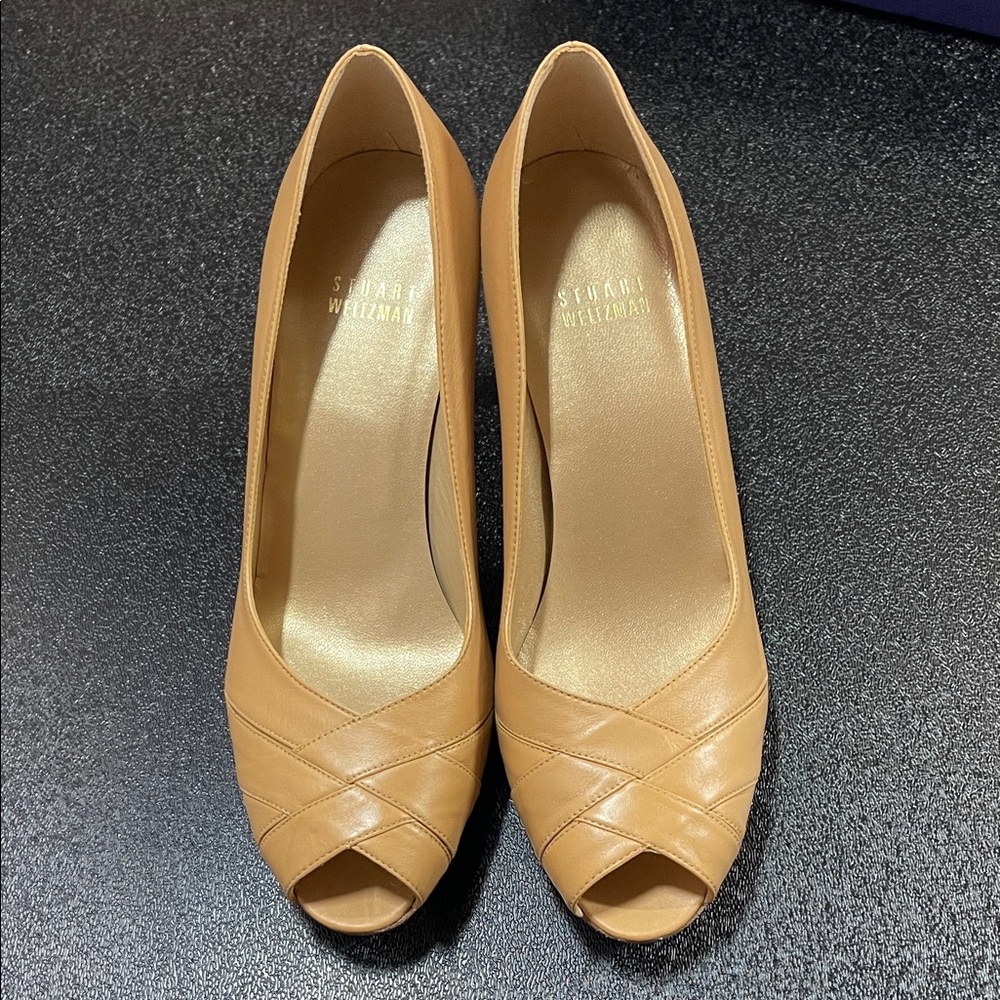 Stuart Weitzman CrissJones Almond Butter Calf Tan Peep-Toe Women's 6.5 Shoes